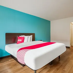 Hotel Oyo St. Louis Lambert Airport